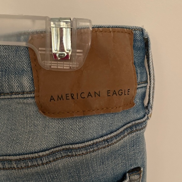 American Eagle Outfitters Light Blue Distressed Jeans - Picture 9 of 13